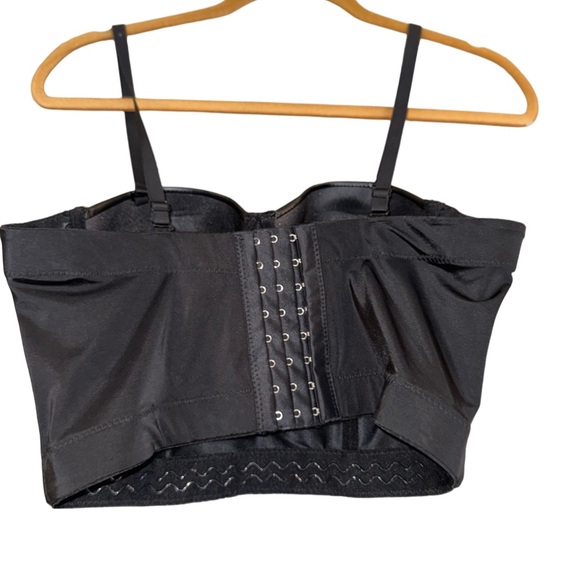 Woman’s bustier black leather like with cup front - Picture 3 of 3